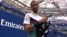 VIDEO | Daniil Medvedev desata su furia por el calor en el US Open: “Un jugador se morirá y ahí van a ver”