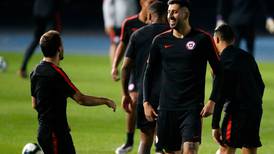 Preocupación en La Roja: Jugador de la Selección abandonó la concentración para realizarse exámenes médicos