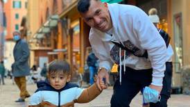 VIDEO| ¡Volvió a ser niño!: Gary Medel disfrutó la tarde con sus hijos en karting infantil