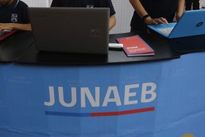 Empleos en Junaeb con sueldos desde $800.000: Así puedes postular