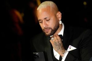 Con póker y vestidos de gala: Neymar celebra un nuevo cumpleaños con lujosa fiesta en Brasil
