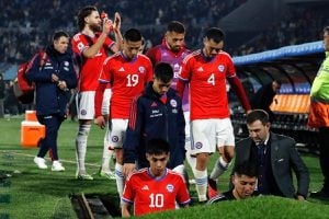 Los 3 jugadores de La Roja que quedaron al debe y les tambalea el piso ante Colombia