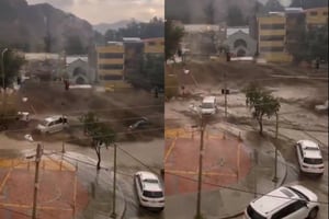 VIDEO | Apareció de la nada: Poderoso aluvión sorprende a personas en La Paz