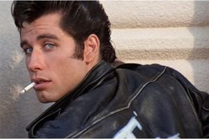 El mejor Santa: John Travolta sorprendió al vestirse de Viejito Pascuero en un comercial