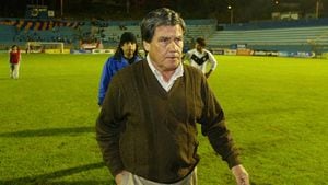 Luto en el fútbol chileno: murió Orlando Aravena, histórico técnico de La Roja
