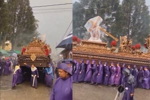 VIDEO | Ni una tormenta los detiene: Feligreses realizan procesión de Semana Santa en medio de intensas lluvias