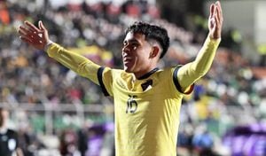 Kendry Páez: el delantero ecuatoriano de 16 años que le mete miedo a La Roja