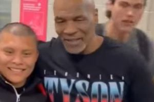 Mike Tyson elogia el estilo de ‘Pitbull’ Cruz y muestra preferencia en él en lugar de Gervonta Davis