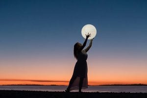 Luna llena en Géminis 2023: Conoce su energía y qué emociones podrías tener