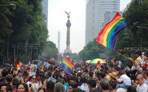 A qué hora inicia la Marcha LGBT y quiénes son los artistas invitados al concierto masivo en el Zócalo