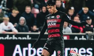 DT del Midtjylland le lanza los primeros elogios a Darío Osorio y se rinde ante su “gran estado de forma”
