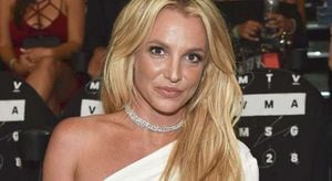 Britney Spears arremete contra sus fanáticos tras polémico llamado telefónico