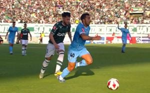 VIDEO | No fue expulsado: la brutal falta a Edson Puch que generó polémica en final entre Wanderers e Iquique