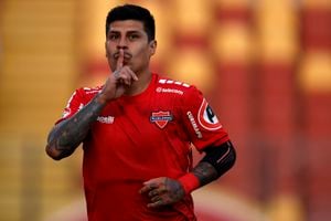 Los tiene de caseros: El asombroso registro de Pato Rubio ante los “tres grandes” del fútbol chileno