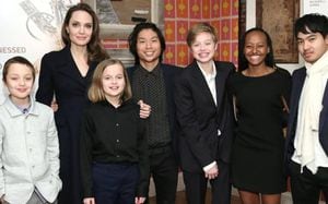 Hijos de Angelina Jolie y Brad Pitt demuestran lo mucho que han cambiando en su última salida juntos