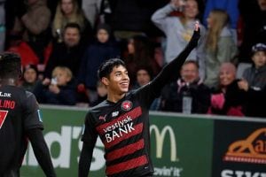 Finta letal: Darío Osorio engañó hasta al camarógrafo en su estreno goleador en Dinamarca
