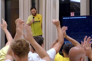 VIDEO | Cantó e hizo saltar a sus compañeros: Ben Brereton tuvo un divertido “bautizo” con el plantel de Villarreal