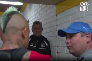 VIDEO | Pese a la derrota: en la UC se acercaron al camarín de Colo Colo y le pidieron un regalo a Arturo Vidal