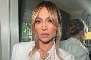 Jennifer Lopez comparte sus secretos para lucir una piel radiante sin maquillaje