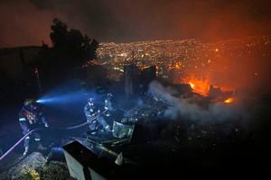 Incendio en Valparaíso: Se confirmó la muerte de dos menores de edad