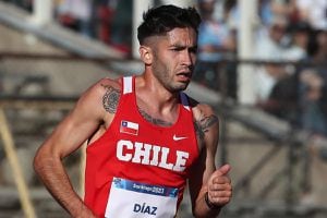 Carlos Díaz logra récord nacional en Sevilla y asegura su pasaje a París 2024