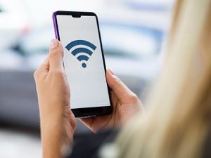 ¿Por qué desactivar el Wifi del teléfono celular al salir de casa es clave para tu seguridad?