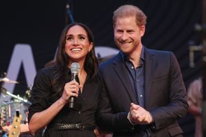 Príncipe Harry y a Megan Markle volvieron a aparecer en público tras rumores de divorcio