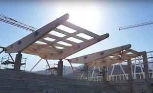VIDEO | Sigue avanzando: Así instalan la imponente cubierta de madera del Nuevo San Carlos de Apoquindo