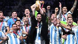 Fue campeón del mundo con Argentina, lo desechó su club y ahora se podría ir al fútbol de Turquía