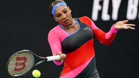 Serena Williams se instaló en semifinales del Australian Open donde enfrentará a Naomi Osaka