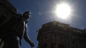 Tiempo en Santiago: cielo despejado y altas temperaturas marcarán este sábado a la RM