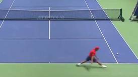 [VIDEO] Se quedó sin raqueta: El divertido momento de Mackenzie McDonald en el ATP de Astana