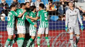 Betis de Manuel Pellegrini y Claudio Bravo sigue firme en La Liga con crucial triunfo sobre Levante