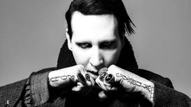 Marilyn Manson se entregará a la policía tras acusación de agresión a camarógrafa en concierto