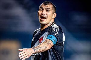 “Se comió al Pitbull”: en España destacan choque del nuevo fichaje del Betis con Gary Medel