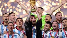 Desde Diego Maradona hasta Lionel Messi: Todos los capitanes que levantaron la Copa del Mundo a lo largo de la historia