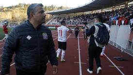 “Malagradecidos”: Hinchas de Curicó Unido explotan por último adiós del club a Damián Muñoz
