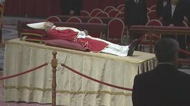 VIDEO | Muerte de Benedicto XVI: Así se está desarrollando la masiva despedida al Papa emérito