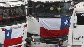 VIDEO | Inicia paro nacional de camioneros: Piden mayor seguridad y bajar el precio de la bencina