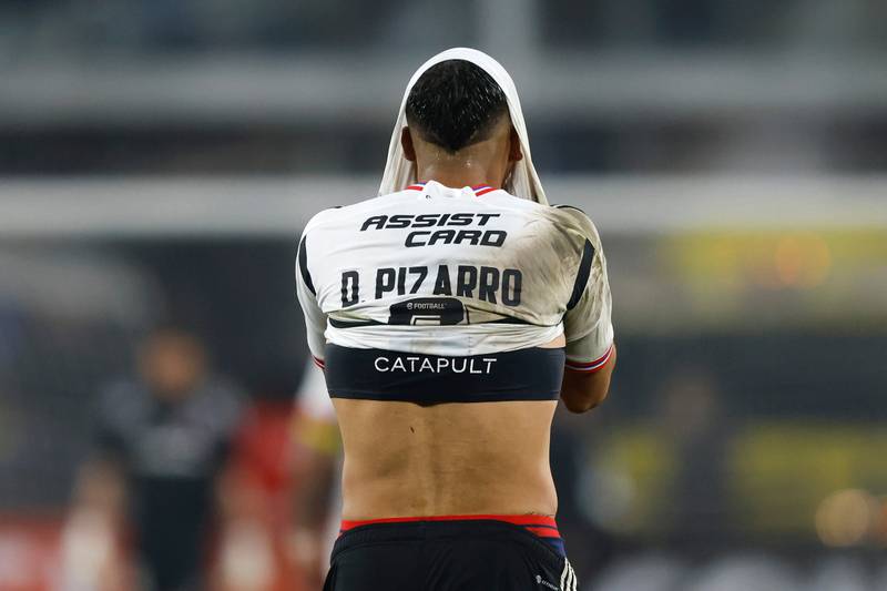 Damián Pizarro lamentando la derrota de Colo Colo ante Boca Juniors por Copa Libertadores.