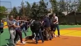 VIDEO | Apoderados protagonizaron impactante pelea en colegio de La Cisterna