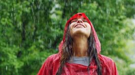 Conoce los mejores 4 consejos para abrigarse en días de lluvia