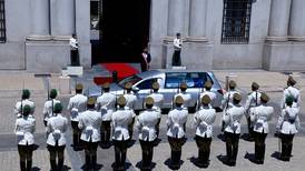 Este fue el homenaje de Boric a Piñera frente a La Moneda