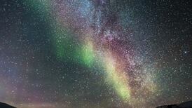 VIDEO I ¡Cielo impactante! Aurora boreal y fenómeno Steve al mismo tiempo