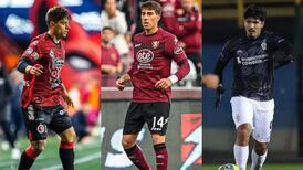 Los 7 jugadores que podrían volver al fútbol chileno en la segunda rueda para relanzar sus carreras