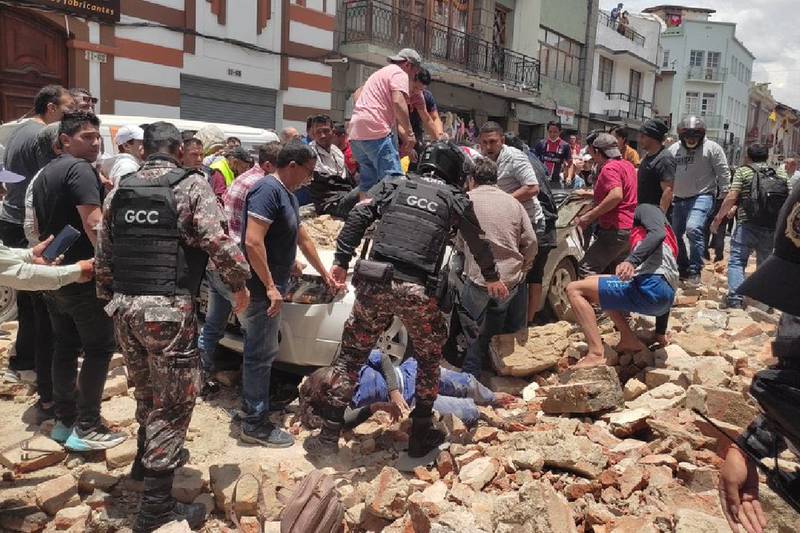 Fuerte sismo en Ecuador.