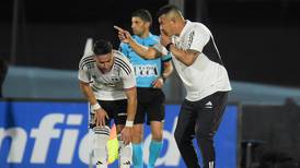 Jorge Almirón ya implementa su sello en Colo Colo: los albos derrotaron por penales a Rosario Central