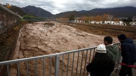 Lluvia en Santiago: Aguas Andinas en alerta por eventual turbiedad que podría afectar provisión de agua potable
