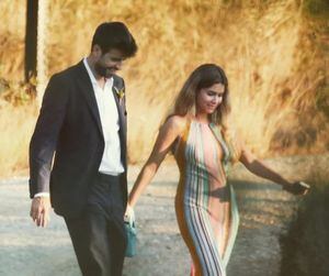 Critican a Clara Chía por su desalineado look en la boda del hermano de Gerard Piqué