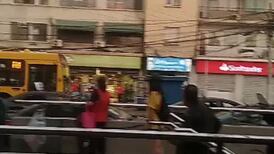 VIDEO | Día de furia: Captan a chofer de micro arrastrando a un colectivo en Puente Alto